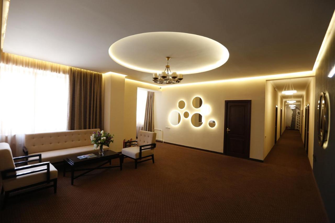 14 Floor Hotel Yerevan Luaran gambar